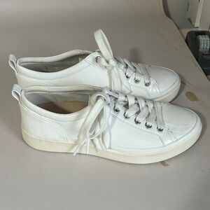 Vionic White Casual Sneakers